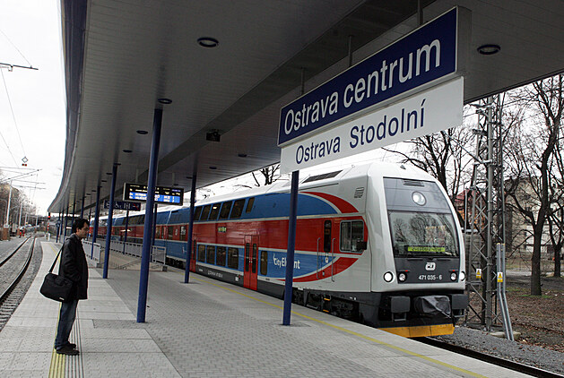 elezniní zastávka Ostrava - Stodolní.