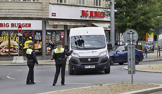 Stední ást Americké tídy v Plzni je nov uzavena pro auta mimo MHD. Vjezdy...