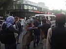 U letit v Kábulu se odpálil atentátník