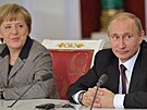 Angela Merkelová a Vladimir Putin pi setkání v Moskv. (2012)