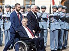 Prezident Milo Zeman na Hrad s vojenskými poctami pivítal nmeckého...