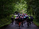 Vytváející se skupinky jezdc bhem LEtape Czech Republic by Tour de France