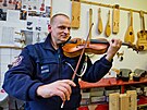 Ve v�znici Odolov vyr�b� a renovuj� odsouzen� hudebn� n�stroje. D��ve se tu...
