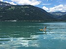 U jednoho z mnoha krásných výcarských jezer.