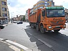Silniní provoz na kiovatce Belánka v Plzni v odpoledních hodinách ped...