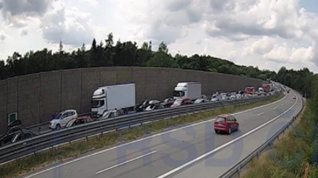 Nehoda uzavřela dálnici D1 směrem do Brna, tvořily se kilometrové kolony