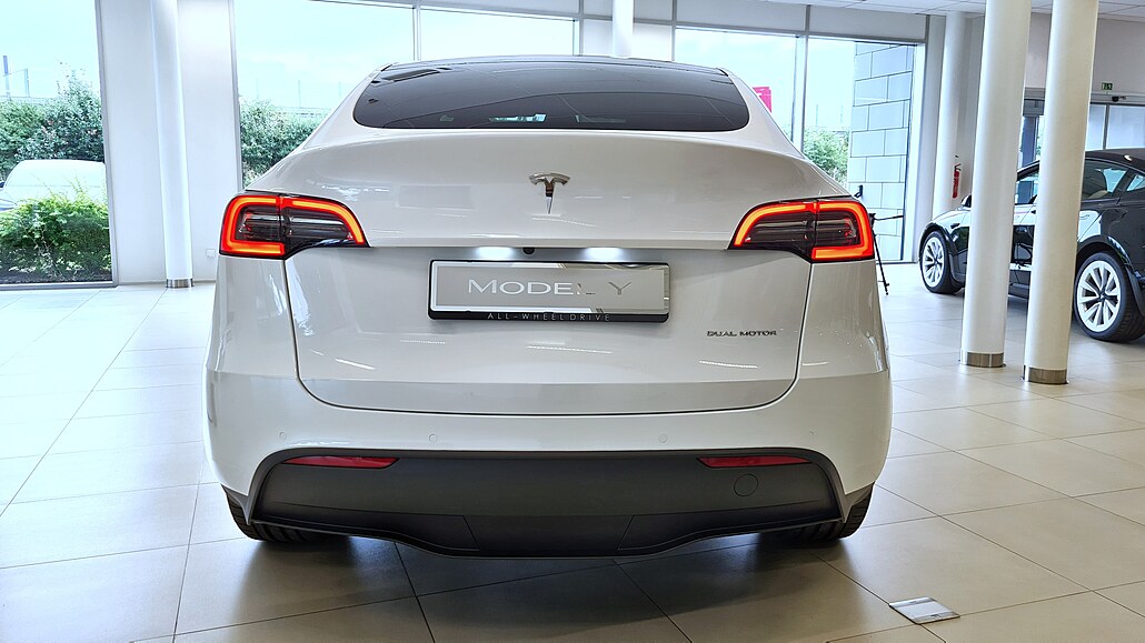 Rekordní kvartál Tesly. Zisk americké automobilky překročil 35 miliard