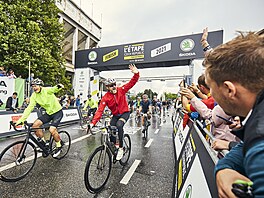 Start cyklistického závodu LEtape