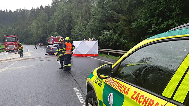 Dopravní nehoda na hlavním silničním tahu z Karlových Varů na Prahu. (23. srpna 2021)
