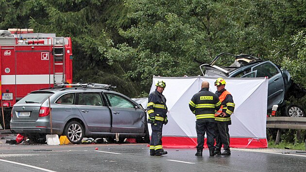 Dopravn nehoda na hlavnm silninm tahu z Karlovch Var na Prahu. (23. srpna 2021)
