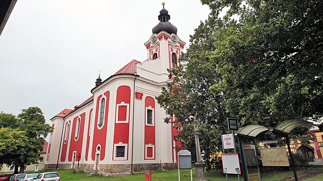 Obnova fasády kostela sv. Anny v Sedleci je hotová.