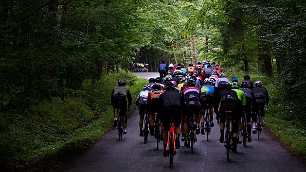Vytvejc se skupinky jezdc bhem LEtape Czech Republic by Tour de France