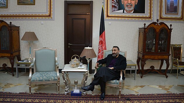 Bývalý vlivný guvernér severoafghánské provincie Balch Atta Muhammad Núr se spolu s dalšími afghánskými válečnými vůdci chystá jednat s Tálibánem. (22. ledna 2018)