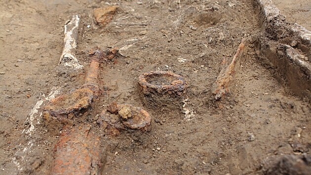Detail nlez keltskch hrob, kter objevili archeologov na kraji Kuimi na Brnnsku.