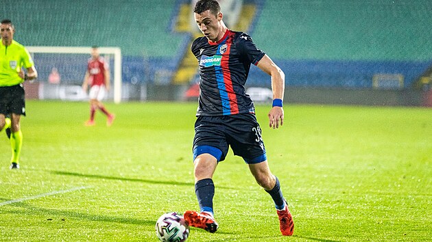 Plzesk zlonk Dominik Janoek v odvet 4. pedkola Konferenn ligy na stadionu CSKA Sofie.