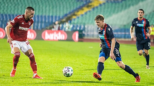Plzesk zlonk Pavel ulc k v odvet 4. pedkola Konferenn ligy na stadionu CSKA Sofie.