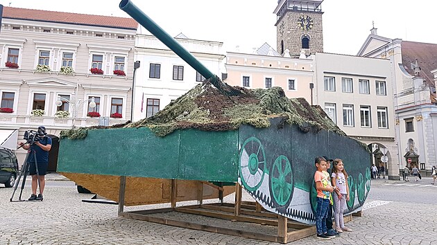 Replika tanku bude na nmst Pemysla Otakara II. tm do konce letnch przdnin.