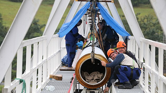 P�vodn� dv� potrub� nahrad� jedno o pr�m�ru 600 milimetr�.