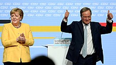 Angela Merkelová a Armin Laschet při zahájení volební kampaně CDU/CSU v Berlíně...