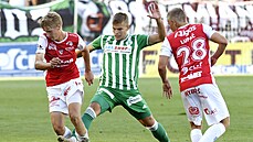 Utkání 5. kola první fotbalové ligy FK Pardubice - Bohemians Praha 1905: Zleva...