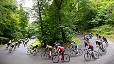 Cyklisté v zatáce bhem LEtape Czech Republic by Tour de France