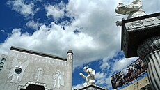Bílí sloni museli z nákupního centra Hollywood a Highland zmizet, prý �lo o...