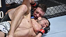 MMA zápasník Machmud Muradov prohrává zápas v UFC s Geraldem Meerschaertem na...