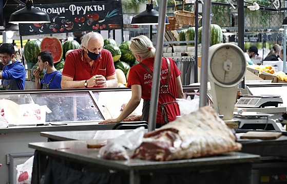 Skutené píjmy Rus v posledních letech stagnují, zatímco inflace zvyuje ceny...