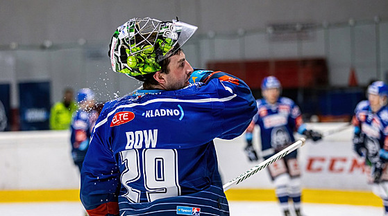 Kanadský branká Landon Bow by ml v pítí extraligové sezon odchytat co...