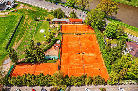 Tenisové kurty musí ustoupit stavb Letního stadionu