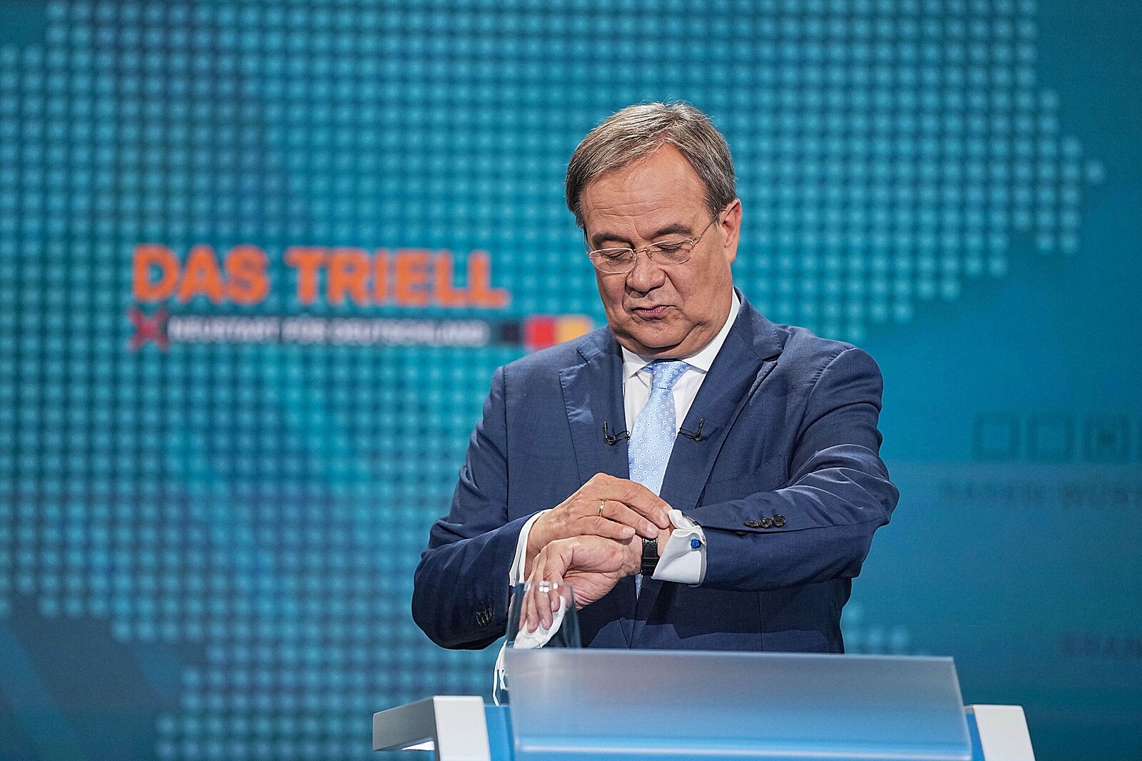 Utocny Laschet A Teflonovy Scholz Tri Uchazeci O Nastupnictvi Po Merkelove Se Poprve Utkali V Televizni Debate Svet Lidovky Cz