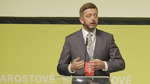 Předseda STAN Vít Rakušan na volebním sněmu svého hnutí v pražském Clarion hotelu.