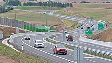 Otevení dalího úseku dálnice D6, ptikilometrového obchvatu Lubence. (31....