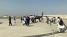 Z Afghánistánu odletěli poslední američtí vojáci. Letiště v Kábulu už plně...