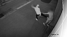Agresivní útoník napadl na ulici v Brn mue.