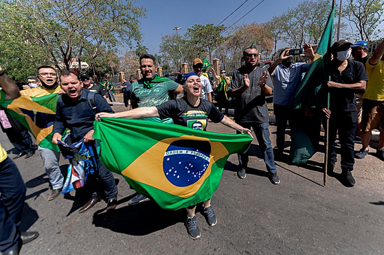 Shromádní píznivc brazilského prezidenta Jaira Bolsonara ve mst Cuiaba...