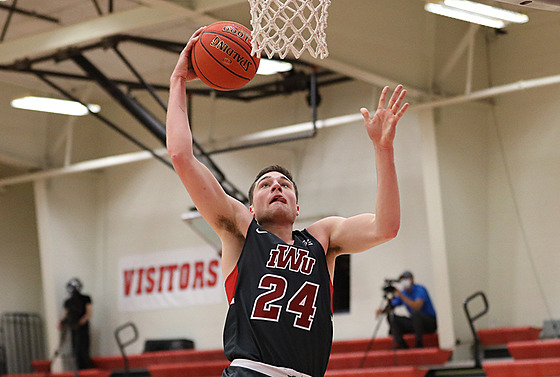 Kyle Mangas jako hrá Indiana Wesleyan University