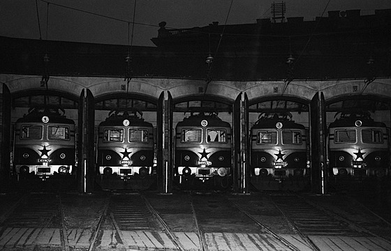 Lokomotivy E499 v bývalé výtopně TKPE na hlavním nádraží, 30. 12. 1958