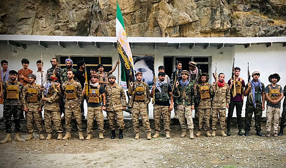Mui se pipravují na obranu afghánské provincie Pandír proti hnutí Tálibán....