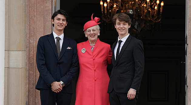 Dánská královna Margrethe II. odebrala čtyřem vnoučatům tituly