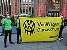 Aktivisté protestují ped zahájením mnichovského autosalonu IAA.