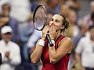 Bloruská tenistka Aryna Sabalenková slaví postup do semifinále US Open.