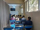 Mue a eny na univerzit v Kábulu oddlují závsy. (6. záí 2021)