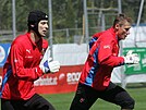 Momentka z roku 2008: Daniel Zítka (vpravo) na tréninku reprezentace, vedle nj...