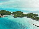 Karibský ráj Johnnyho Deppa je dlouhý necelé dva kilometry a má také lagunu a...