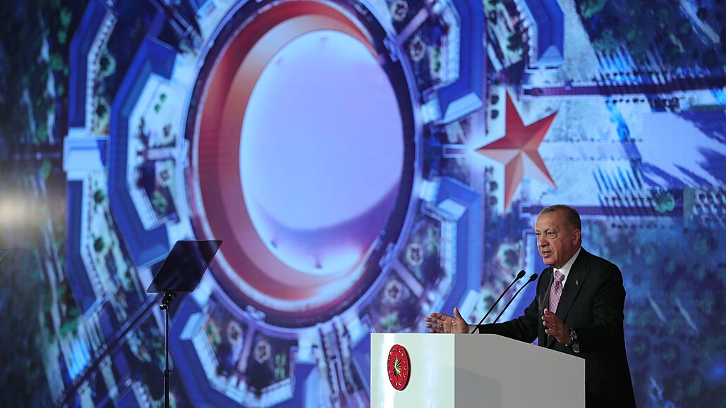 Turecký prezident Recep Tayyip Erdogan představuje nové centralizované sídlo...