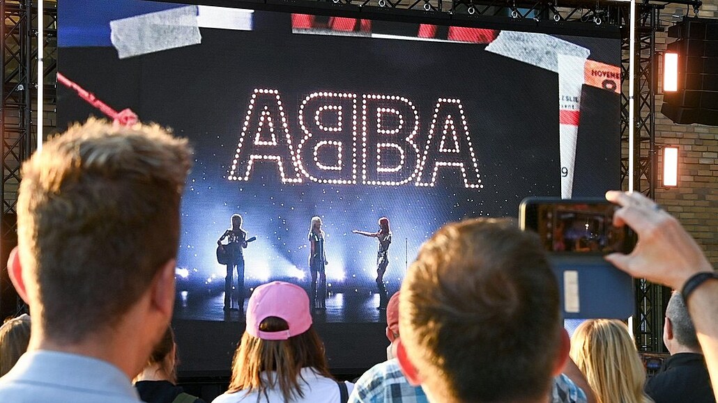Skupina ABBA oznamuje návrat po 40 letech. (2. září 2021)