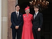 Dánská královna Margrethe II. a její vnuci - princ Nikolai a princ Felix...