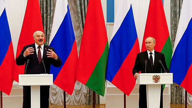 Alexandr Lukaenko a rusk prezident Vladimir Putin se v Moskv shodli na 28 programech, kter sjednot legislativy obou zem. (9. z 2021)