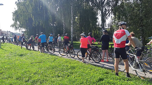 Protestn jzda cyklist za vybudovn cyklostezky  Olomouc - Chomoutov - Bezce se konala ji podruh.